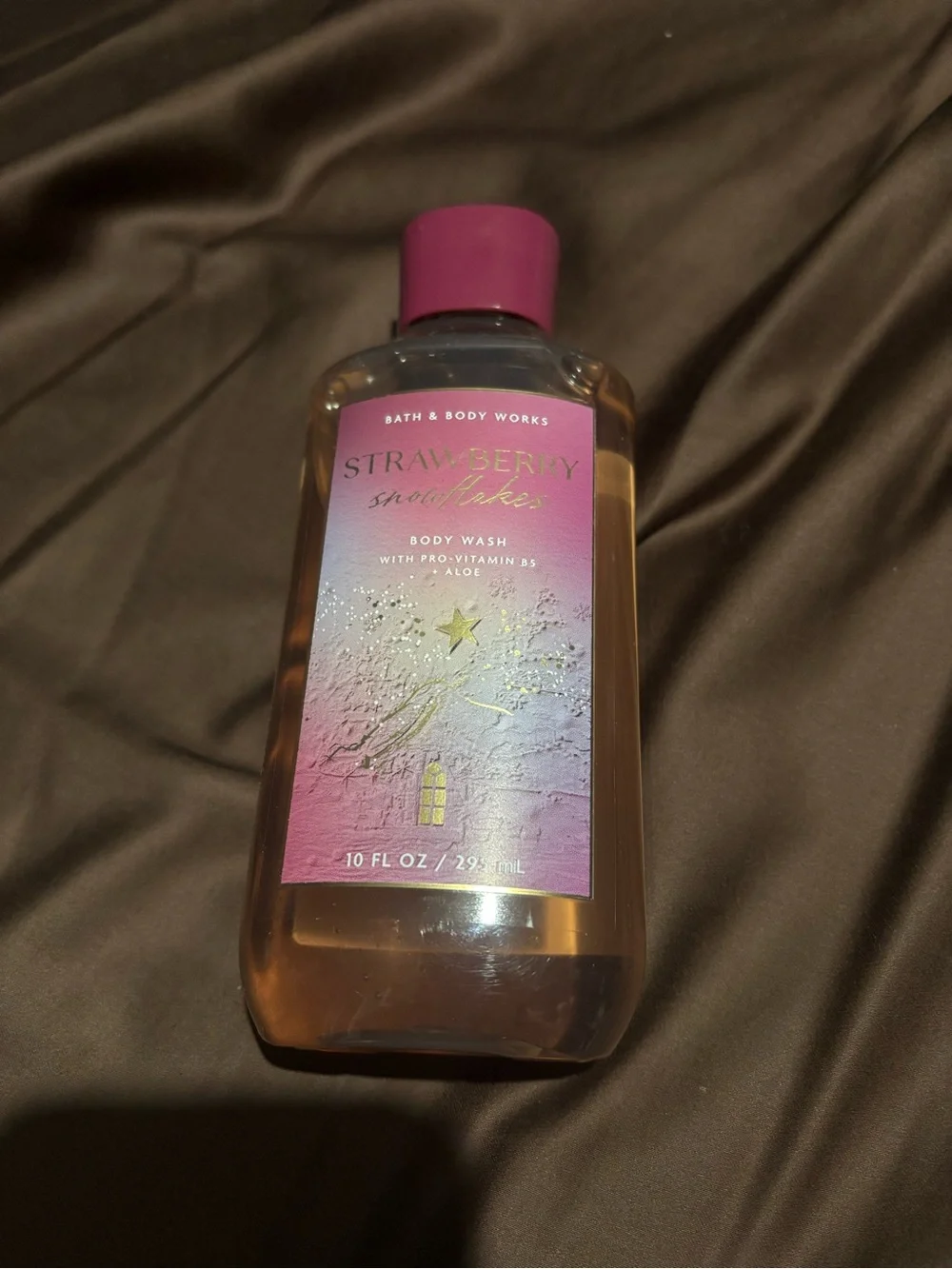 Bath & Body Works Strawberry Snowflakes Body Wash - Pink